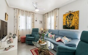 Living area - Pavarotti House (Torrevieja)