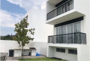 Exterior - Work with a view of the lake, surrounded by natural attractions. (Jocotepec)