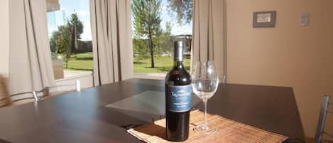 Superior Studio, Garden View | Dining