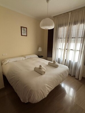 4 bedrooms, iron/ironing board, Internet, bed sheets - Paquita's House (Priego de Córdoba)