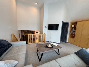 Living area - Fabulous 3-bedroom house at Silver Star Mountain perfect for family getaways. (Vernon)