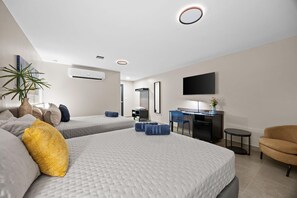 12 bedrooms, in-room safe, free WiFi, bed sheets - Ocean breeze Full hotel (Carolina)