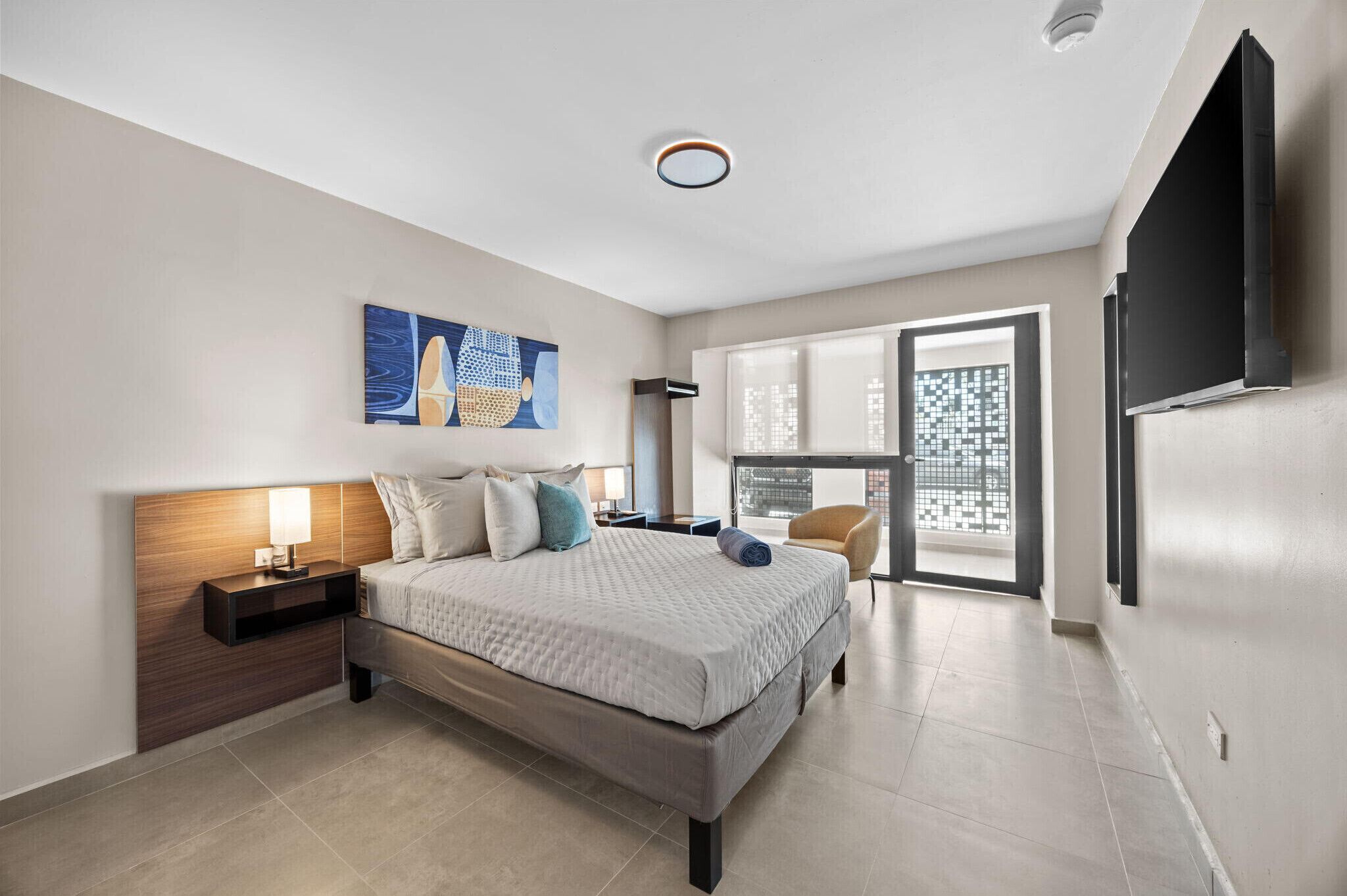 12 bedrooms, in-room safe, WiFi (free), bed sheets
