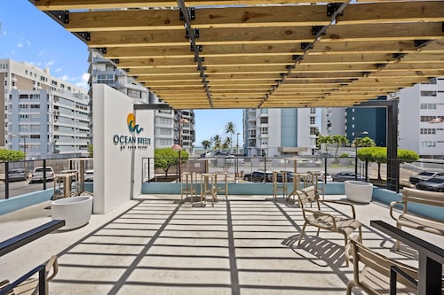 Isla Verde Ocean Breeze | Luxury Beach Suites 2D