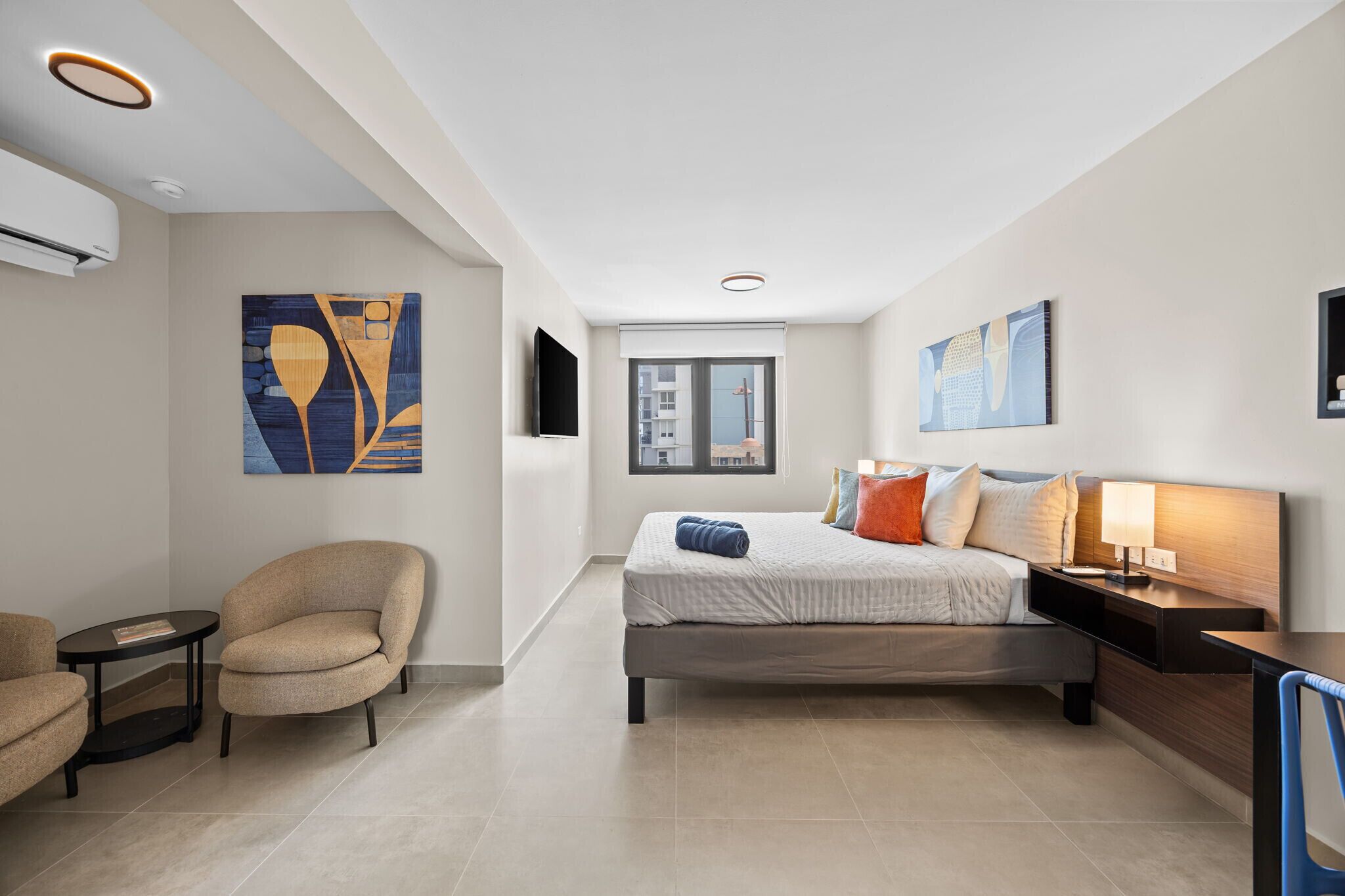 In-room safe, free WiFi, bed sheets
