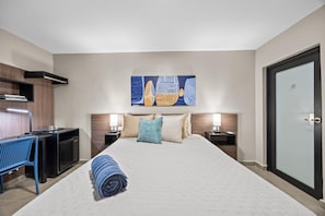1 bedroom, in-room safe, WiFi (free), bed sheets