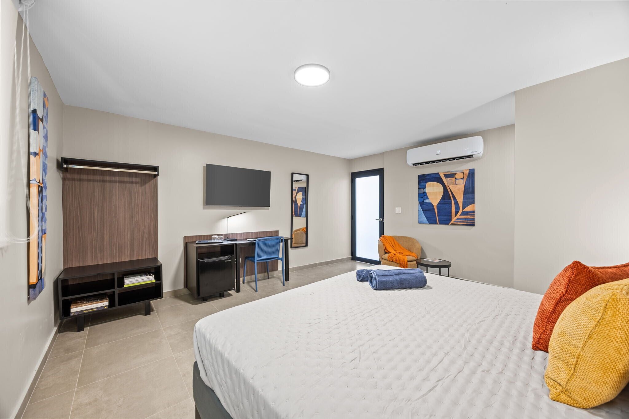 In-room safe, free WiFi, bed sheets