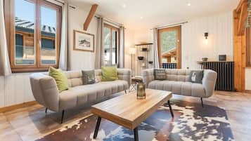 TV, fireplace, offices