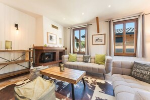 Fernseher, Kamin, Arbeitsbereiche
