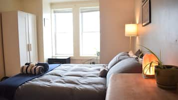 2 bedrooms, desk, iron/ironing board, free WiFi