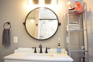 Hair dryer, towels, soap, shampoo - Eagle House - Boston Stadium - Downtown Boston (Boston)