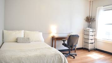 2 bedrooms, desk, iron/ironing board, free WiFi