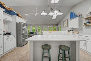 Fridge, microwave, oven, stovetop - Beaver Lake Access Retreat w Deck & Grill! (Garfield)