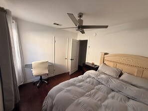 Room - Spacious 3 Bedrooms Los Angeles Home ♥ Queen Beds ♥ AC ♥ Washer/Dryer (Los Angeles)