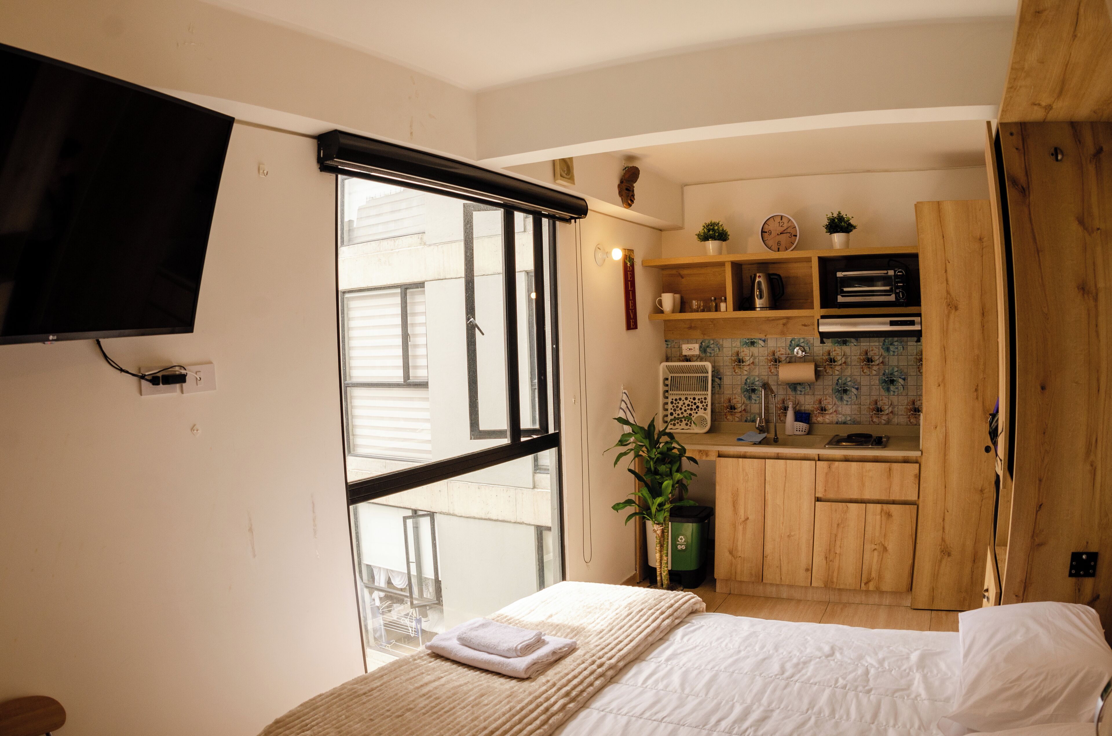 Comfort-Apartment, 1 Doppelbett, Kochnische, Stadtblick | Schreibtisch, kostenloses WLAN