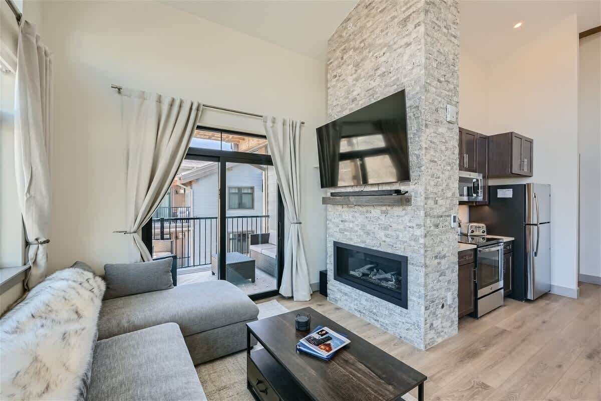 Condo, Multiple Beds, Patio, Mountain View (A-S-W4S305) | Living area