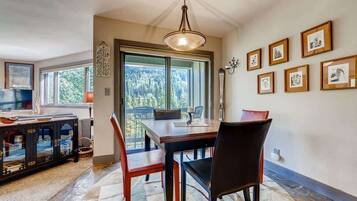 Condo, 1 King Bed with Sofa bed, Balcony, Mountain View (A-K-FF42E) | 1 bedroom, individually decorated, individually furnished, bed sheets