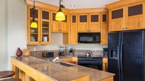 Fridge, microwave, oven, stovetop - Park City 3BR Deluxe Villa – Fireplace, Full Kitchen, Balcony & Canyons Access (Park City)