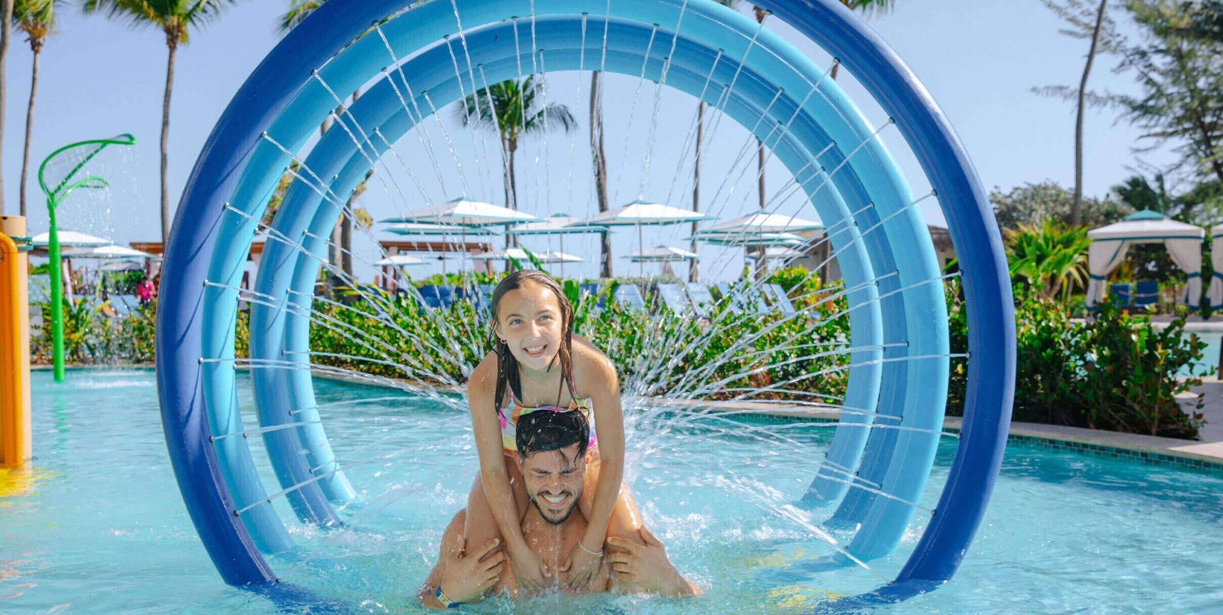 5 piscines extérieures, tentes de plage, parasols de plage
