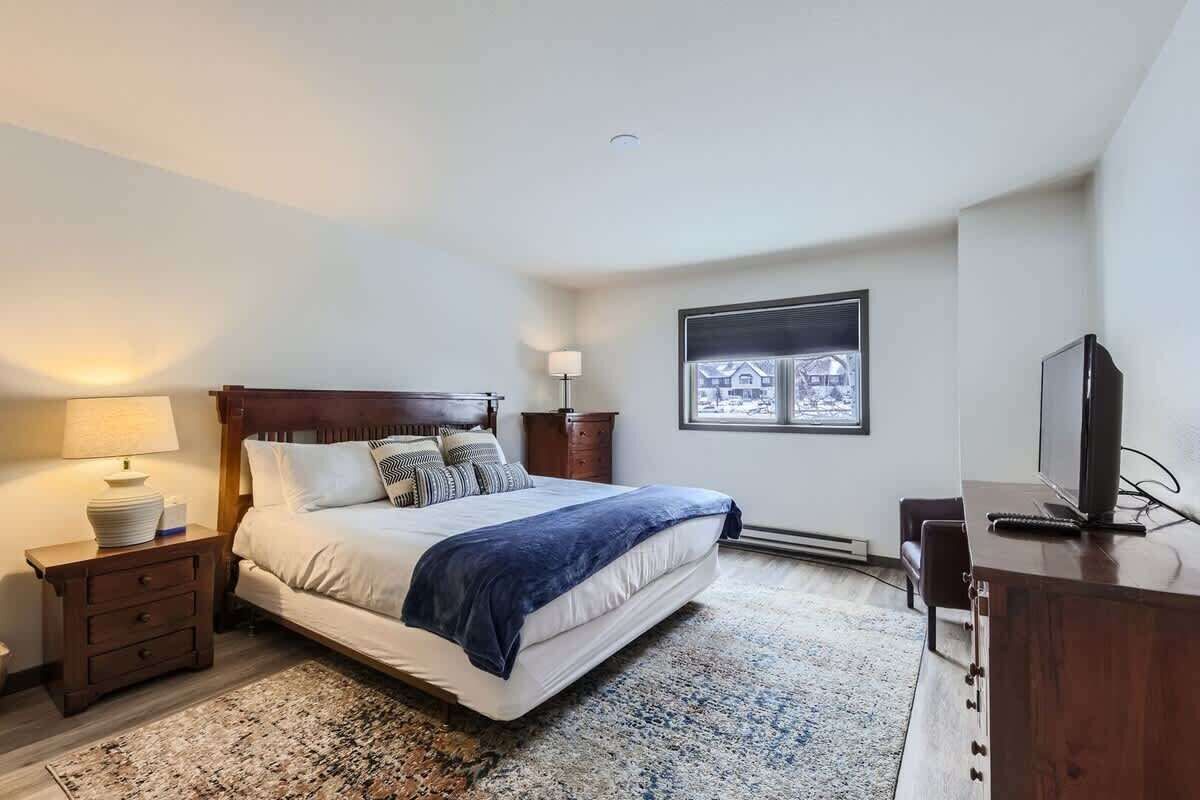 Condo, varias camas, balcón, vista a la montaña (A-K-LFT202) | 1 habitación, decoración personalizada y muebles diferentes 