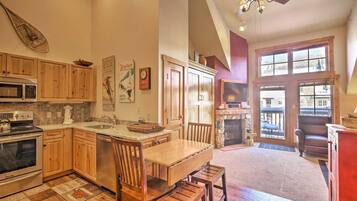 Studio Suite, Multiple Beds, Patio, Mountain View (A-K-AZ-ES8632) | Private kitchen