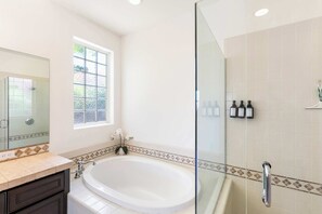 Shower, hair dryer, towels, shampoo - Desert Dream | Pool, Spa, Gym, Near Golf (La Quinta)