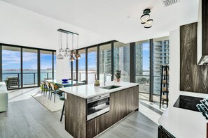 Interior - Edgewater condo w/ all amenities w/sweeping water views.  1 month rental min. (Miami)