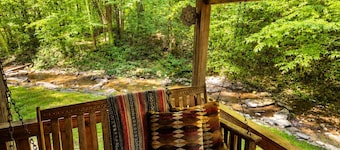 New! Creekside Cabin -Private with hot tub, serene setting - New River Gorge