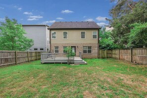 Exterior - Huge 4 BR Home in East Nashville. Secure Parking. Mins to Broadway (Nashville)
