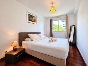 Iron/ironing board, WiFi, bed sheets - La Corbeilloise - Balcon - Parking (Saint-Denis)