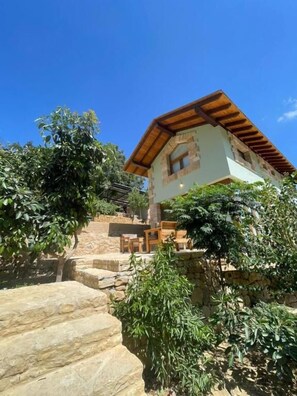 Superior Chalet, Private Pool, Lake View | Outdoor dining - Riverside Jahliye (Jahliyeh)