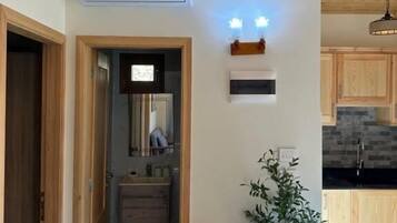 Comfort Chalet, Private Pool, River View | Interior