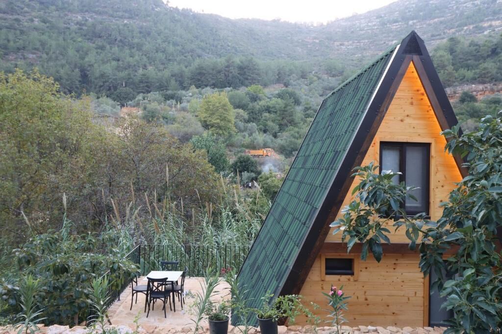 Chalet, pemandangan kebun | Tempat makan outdoor