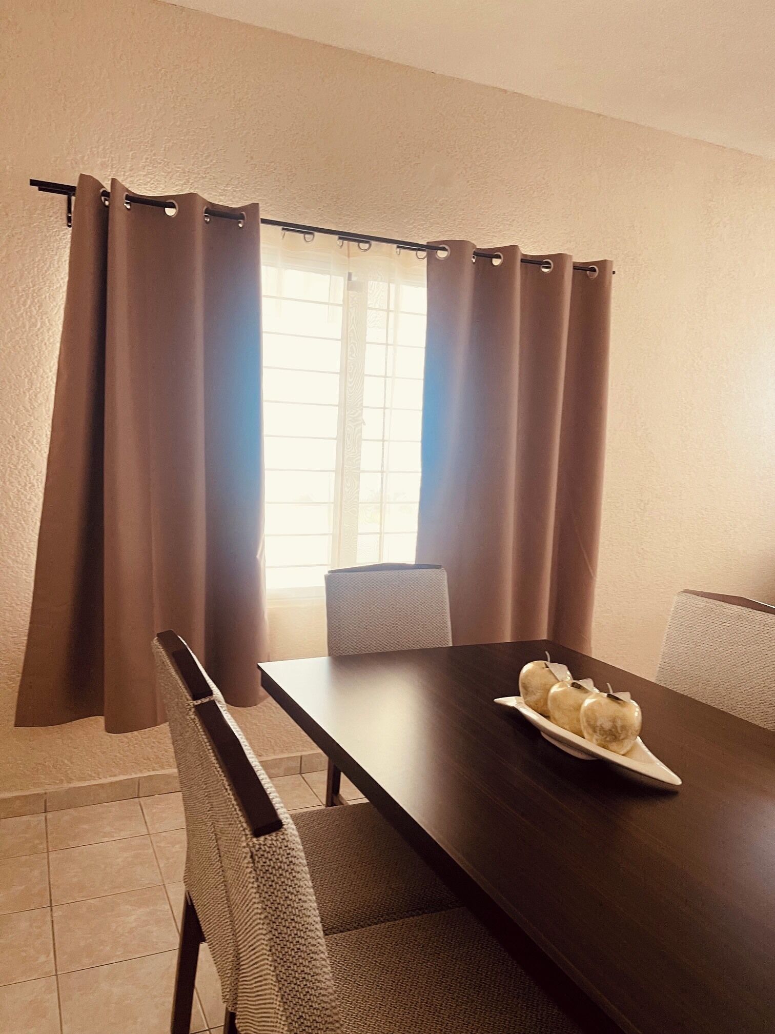 Comfort Apartment | Dining