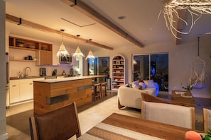 Interior - O&H|Pool|Pickleball|Sauna|Spa|Firepit|ColdPlunge|Bocce|Golf|Arcade|PingPong|BBQ (Joshua tree)