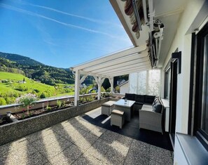 Outdoor dining - Vrbo Property (Bad Peterstal-Griesbach)