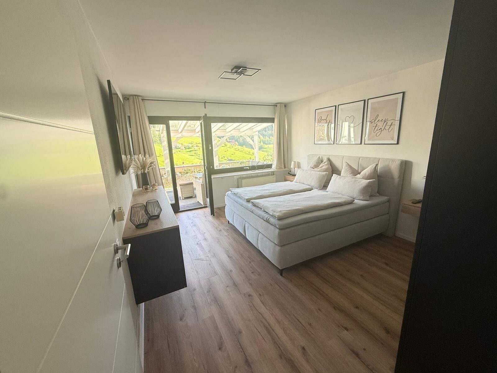 2 chambres, fer et planche à repasser, Wi-Fi gratuit, draps fournis