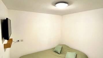 Free WiFi, bed sheets, wheelchair access