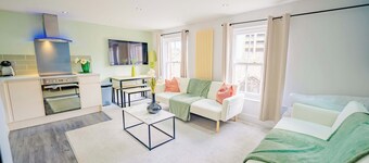 Central Gloucestershire Flat 1 Bedroom Sleeps 6