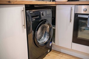 Interior - Elegant Cardiff Bay Flat Spacious & Comfortable (Cardiff)