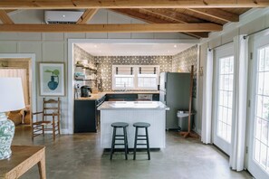 Fridge, microwave, stovetop, dishwasher - Little Nantucket | Charming Studio Cottage Near RT (Fayetteville)