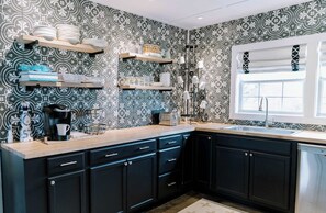 Fridge, microwave, stovetop, dishwasher - Little Nantucket | Charming Studio Cottage Near RT (Fayetteville)