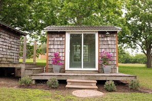 Exterior - Little Nantucket | Charming Studio Cottage Near RT (Fayetteville)