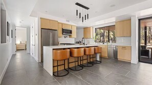 House (5 Bedrooms) | Interior - Evergreen Retreat by Avantstay Outdoor Dining + Lounge Forest Views Mins to Skiing & The Village (Big Bear Lake)