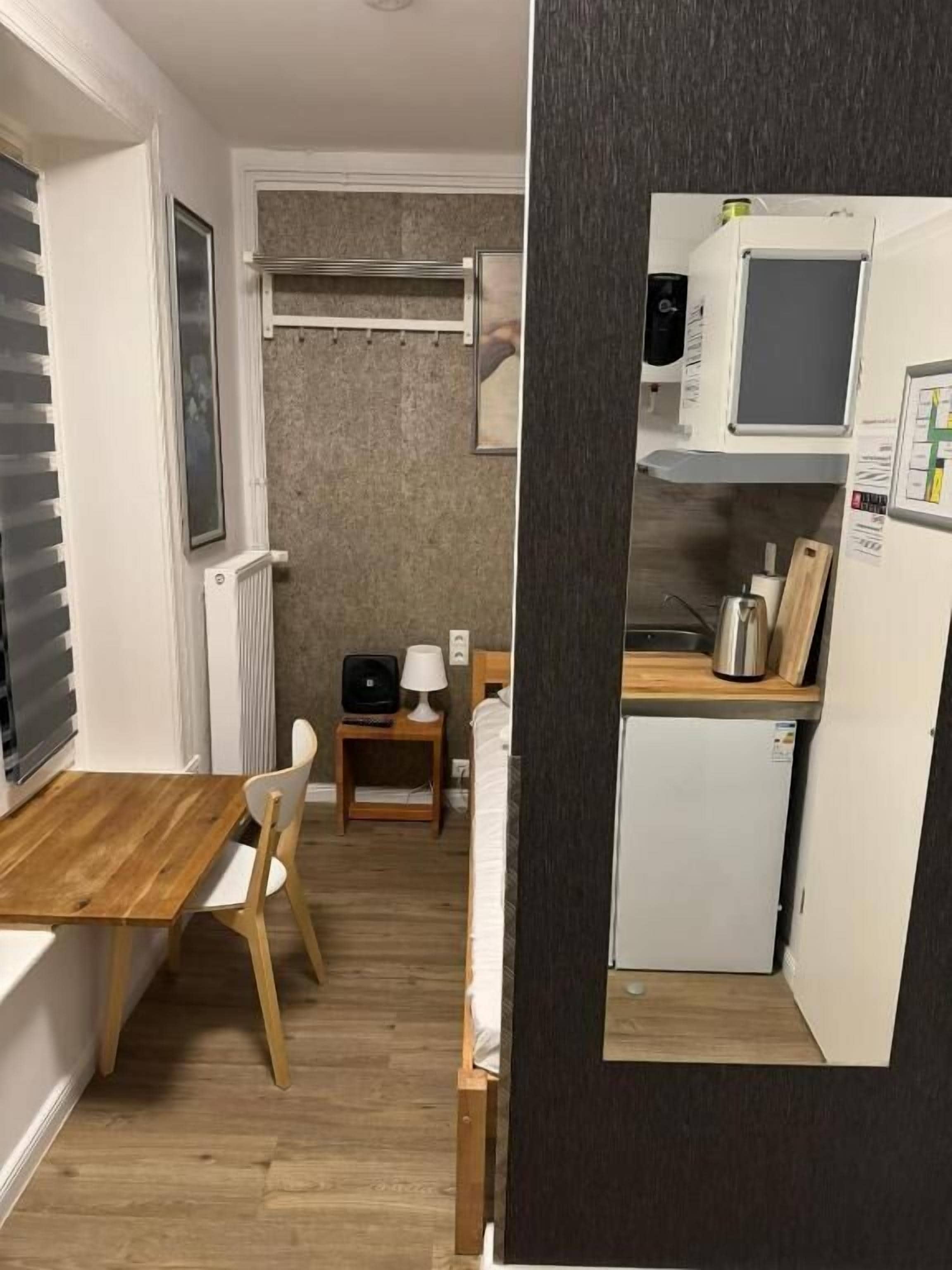 Basic-Einzelzimmer, Blick auf den Innenhof | Innenbereich