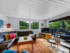 TV, fireplace - "Berna" - 500m to the fjord by Interhome (Hemmet)