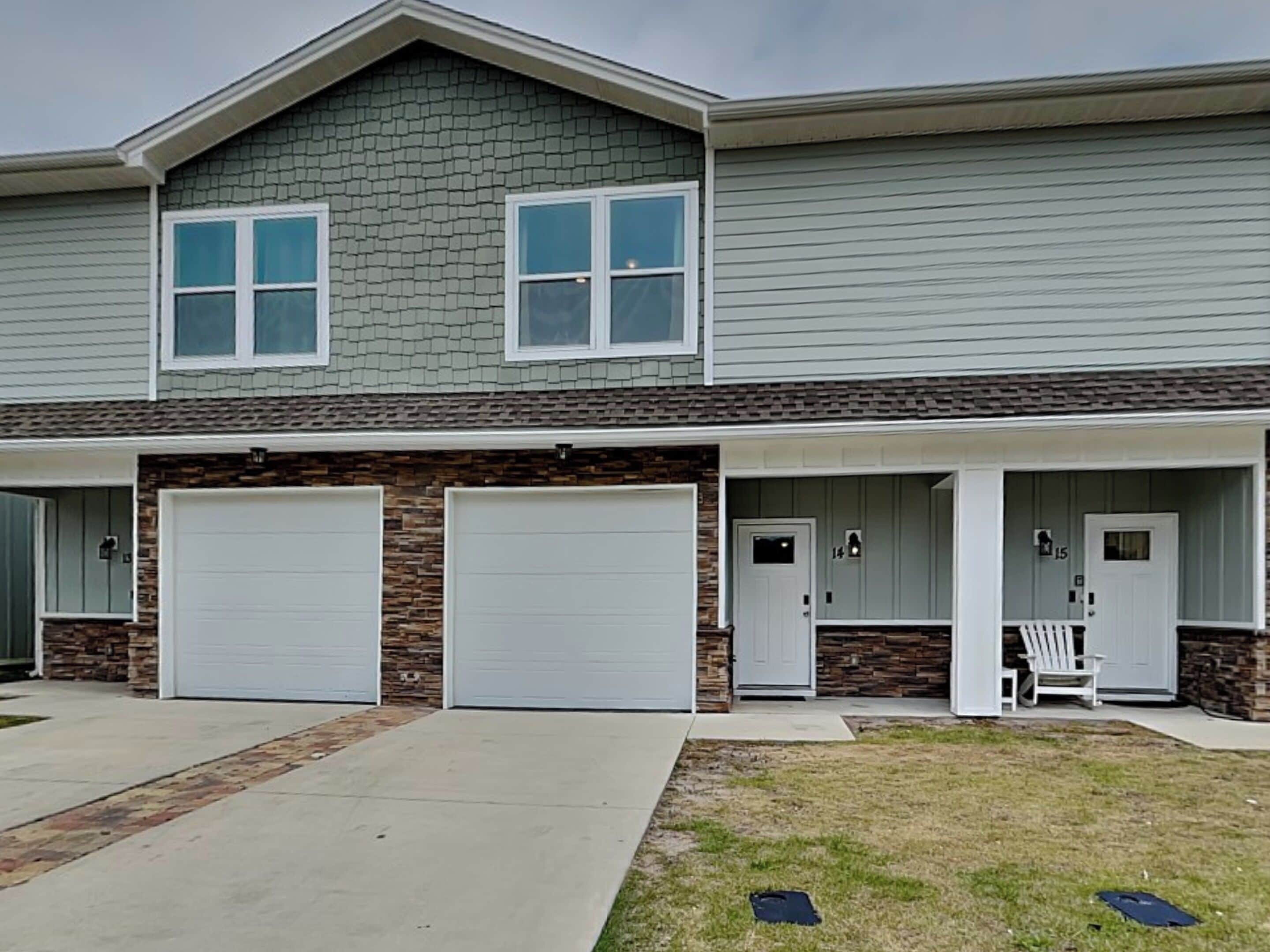 Studio (3 Bedrooms) | Front of property