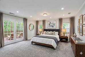 5 bedrooms, iron/ironing board, WiFi, bed sheets - World cup ready, 5/4 house on 2.4 acres in buckhead (Atlanta)