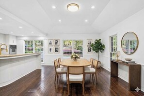 Dining - World cup ready, 5/4 house on 2.4 acres in buckhead (Atlanta)