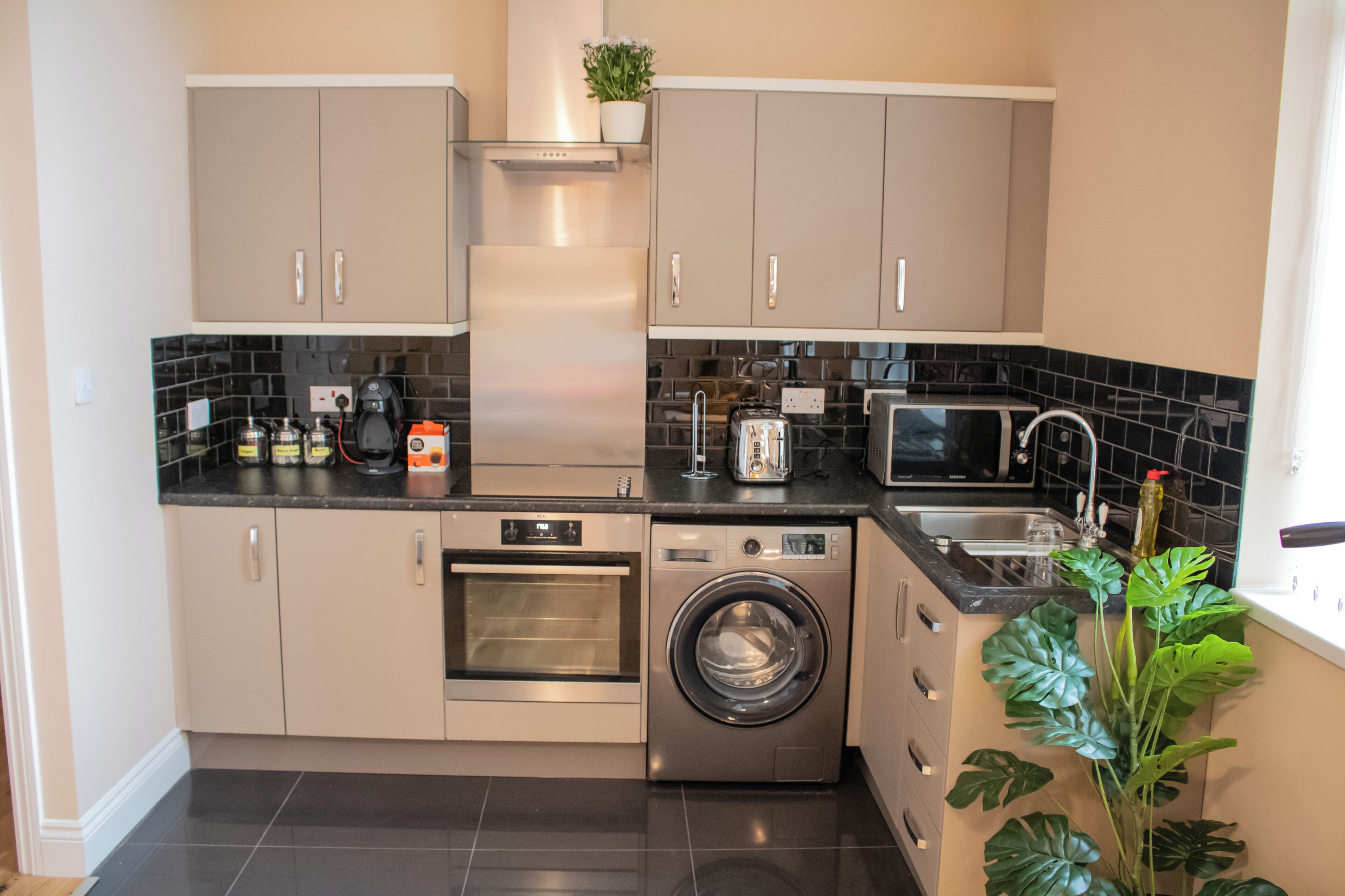 Fridge, microwave, oven, stovetop
